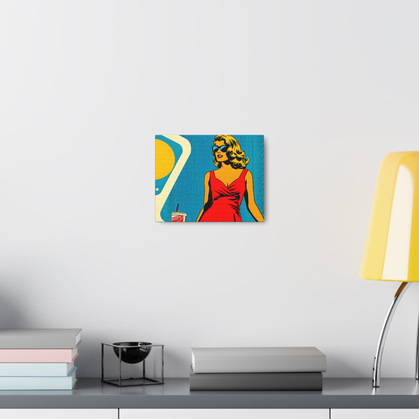 Retro Radiance: Pop Art Wall Décor