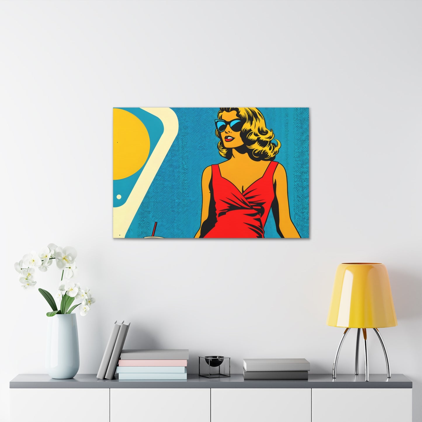 Retro Radiance: Pop Art Wall Décor